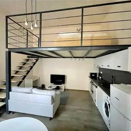 Lovely Urban Retreat - Apartment