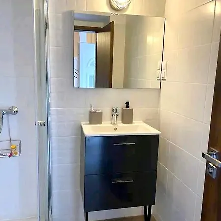 Apartment Lovely Urban Retreat - Budapest