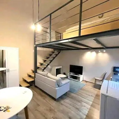 Lovely Urban Retreat -