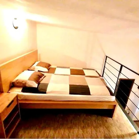Apartment Lovely Urban Retreat - Budapest