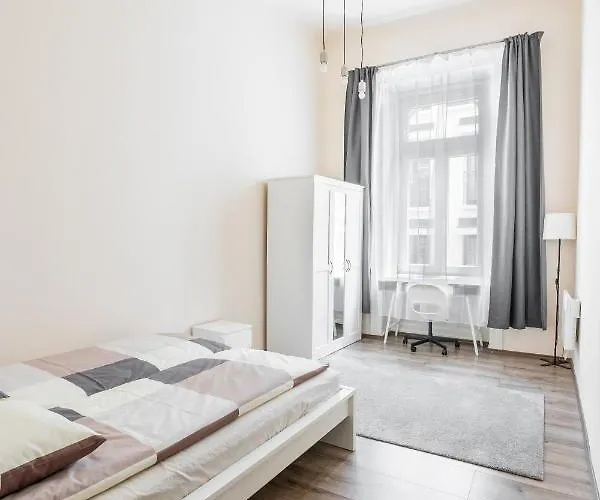 شقة Lovely Urban Retreat -